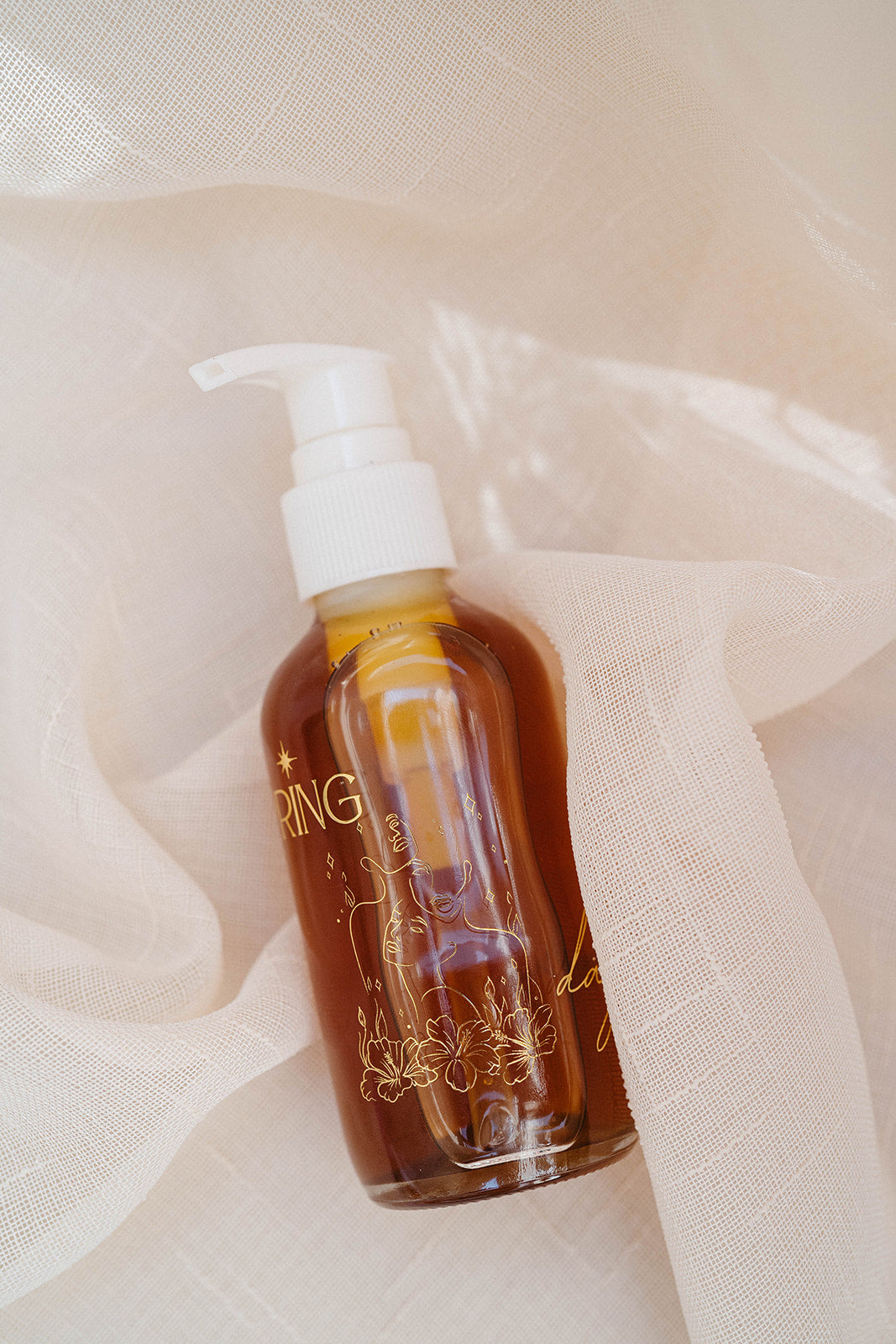 THE GIVER CLEANSING OIL | roasted coffee + hibiscus